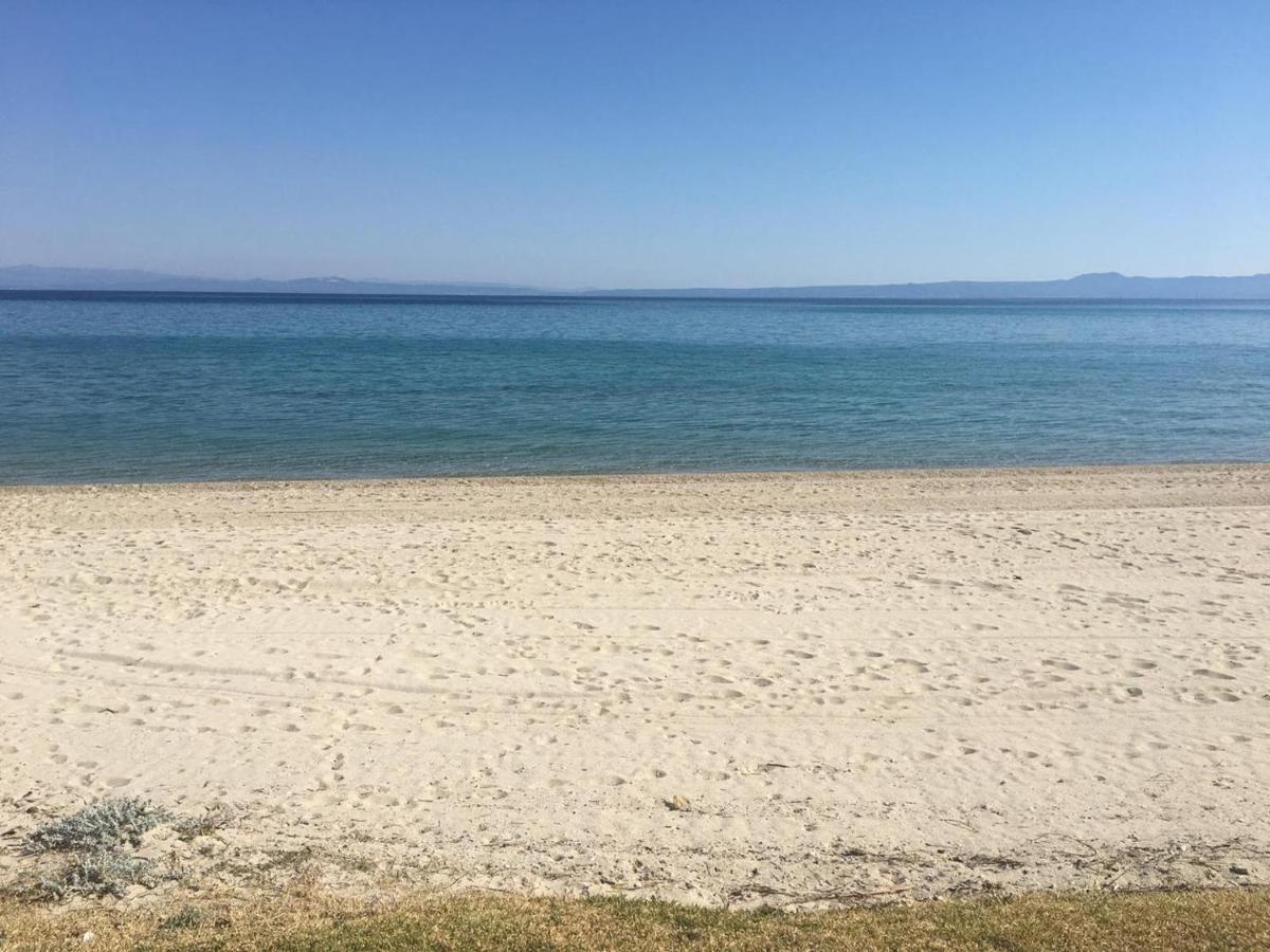 Beach Front Apartment In Πευκοχώρι Εξωτερικό φωτογραφία